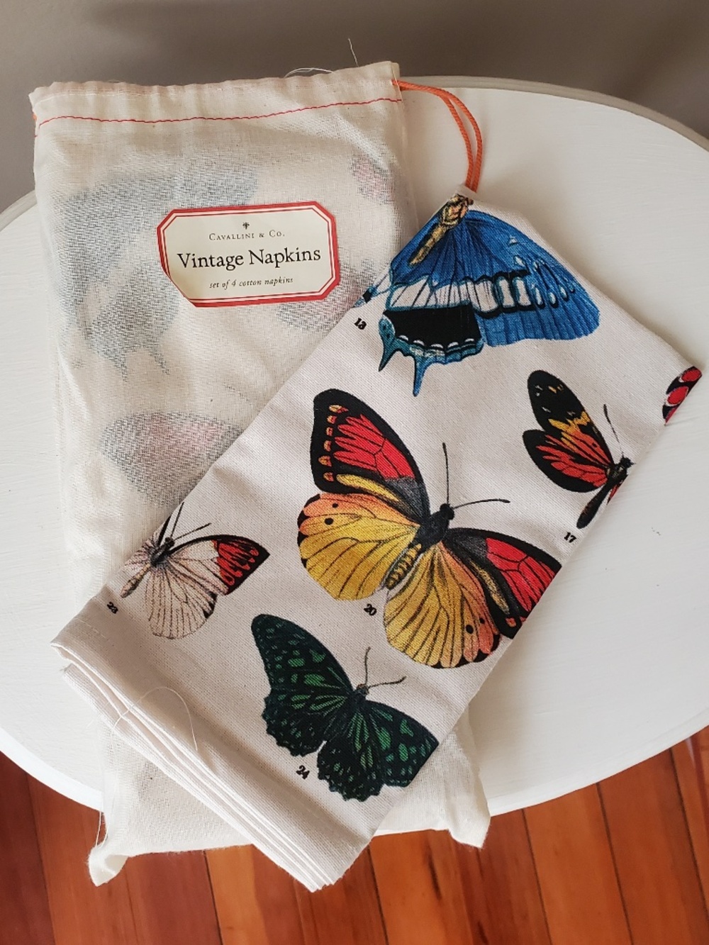 Vintage style butterfly napkin set of 4, Cavallini & Co., great condition